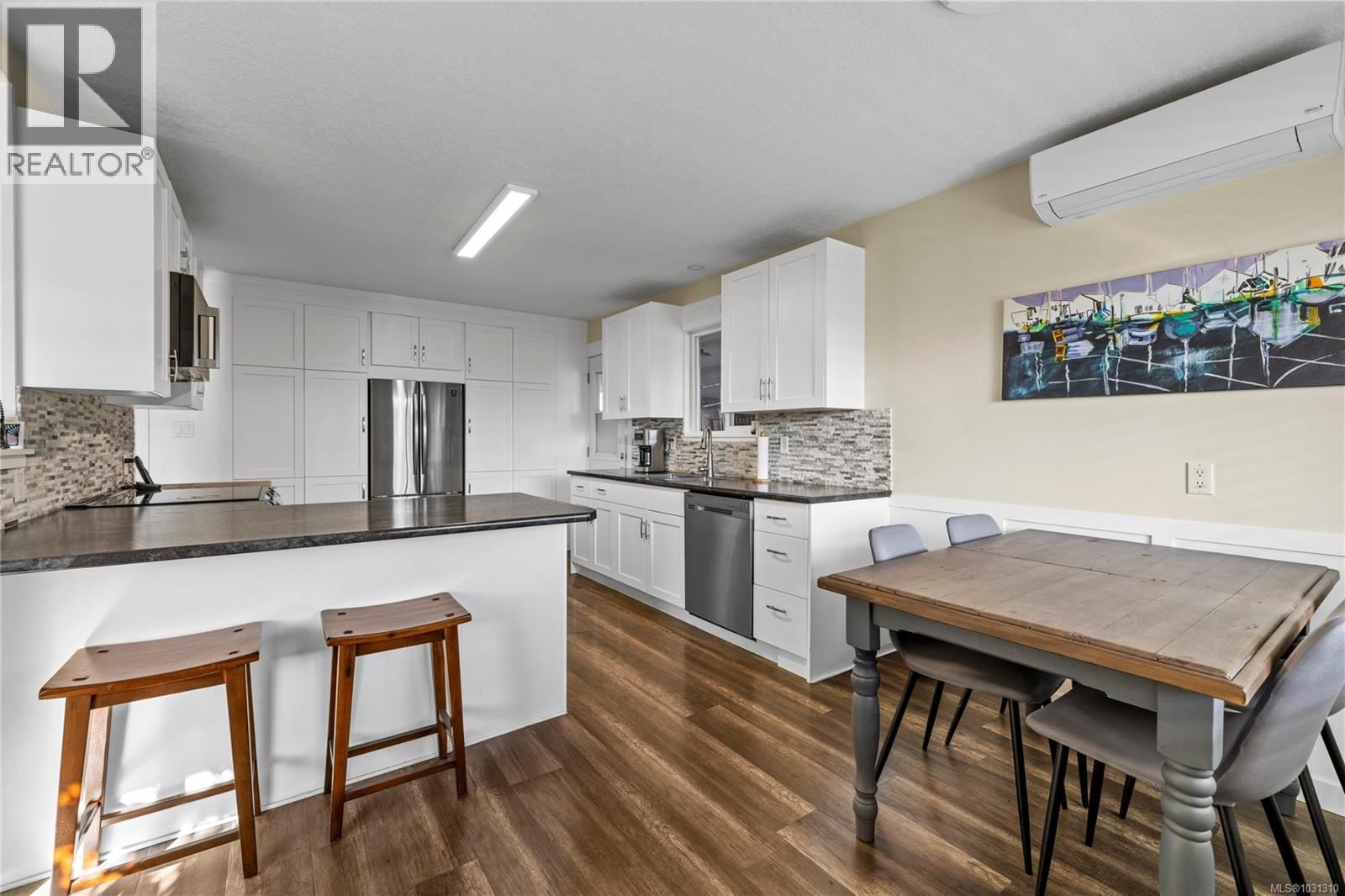 749 PHILLIPS STREET Image 13