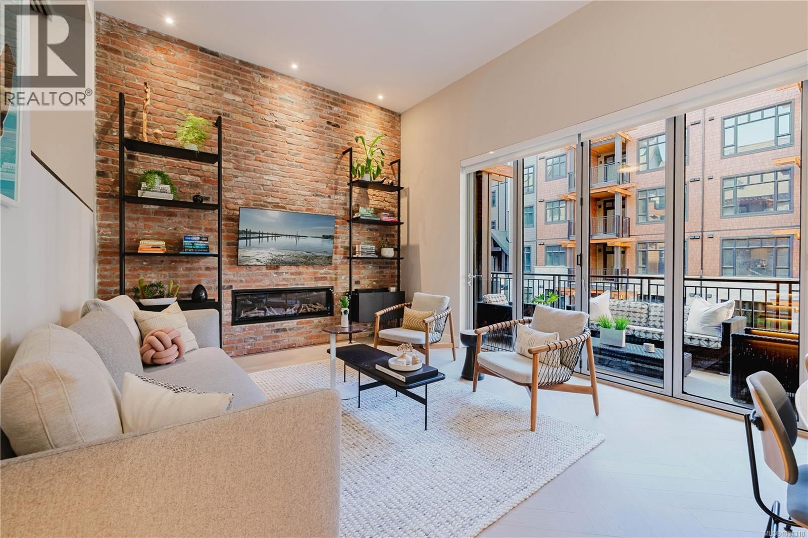 207 - 427 LAMPSON STREET Image 1