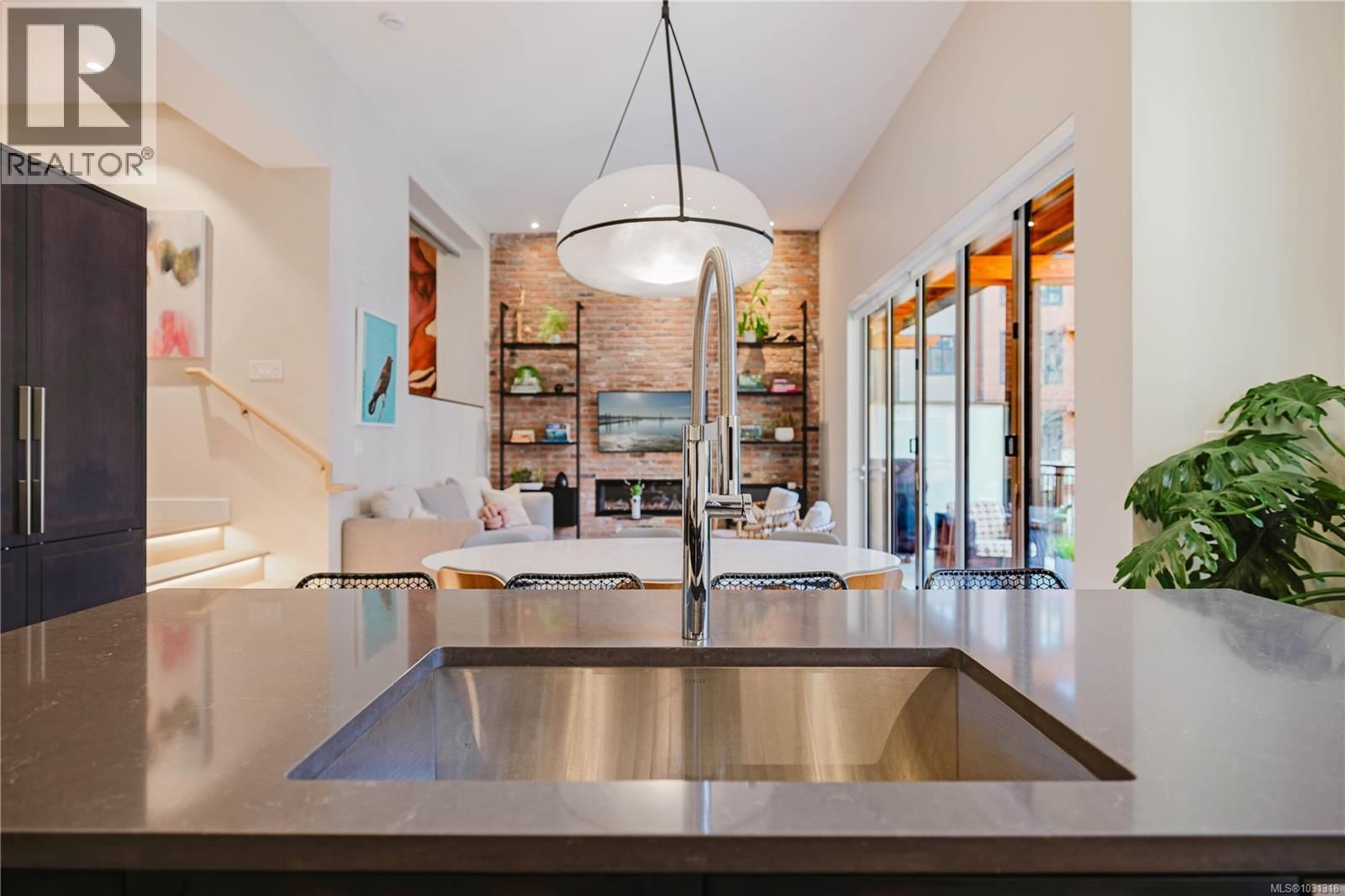 207 - 427 LAMPSON STREET Image 11