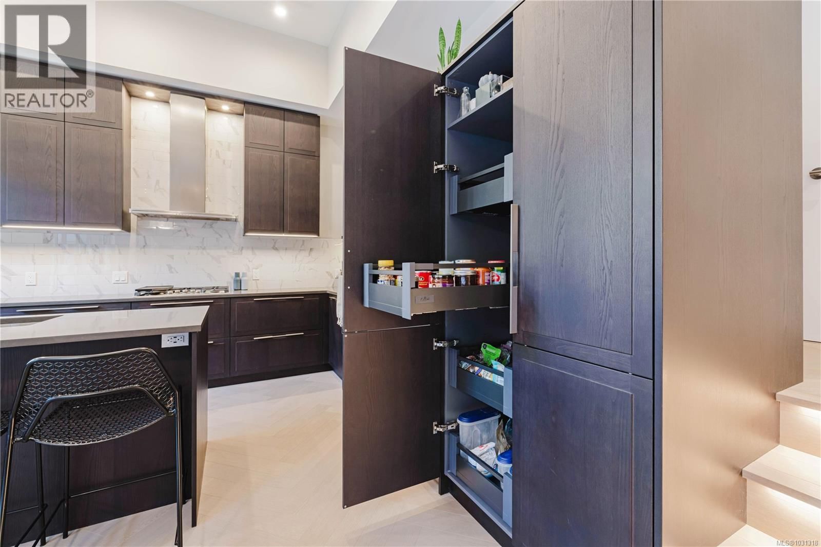 207 - 427 LAMPSON STREET Image 15