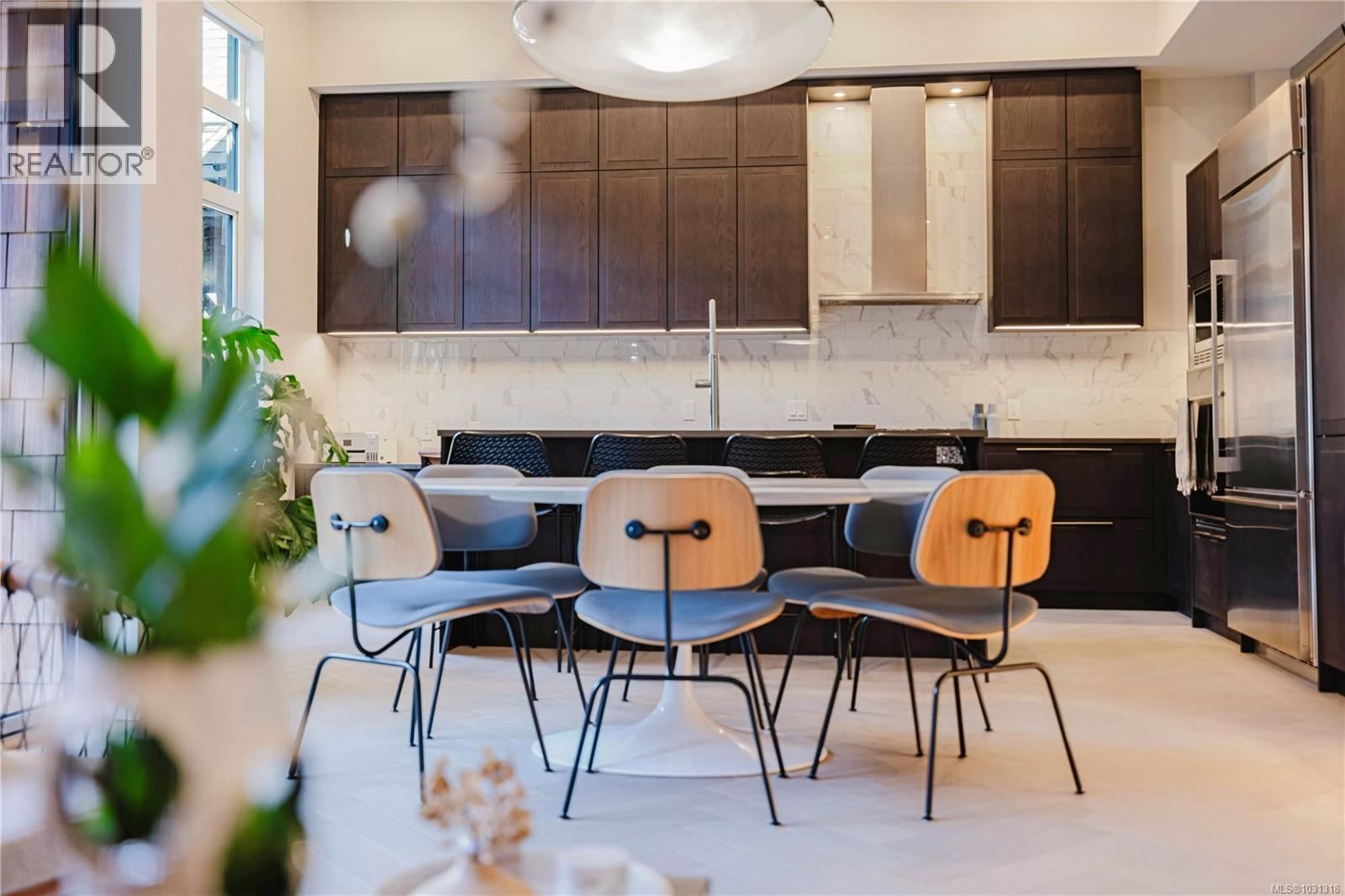 207 - 427 LAMPSON STREET Image 17