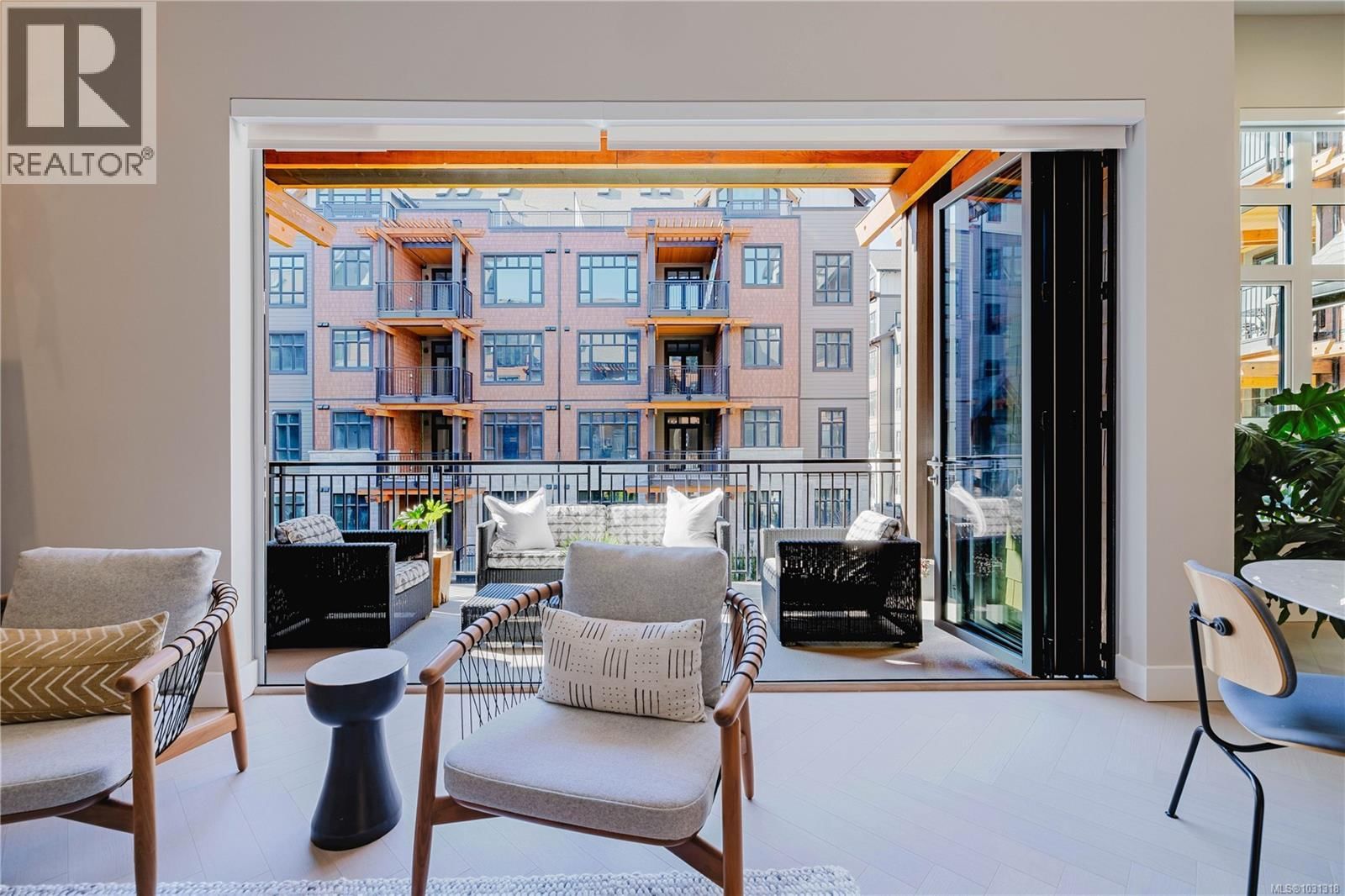 207 - 427 LAMPSON STREET Image 2