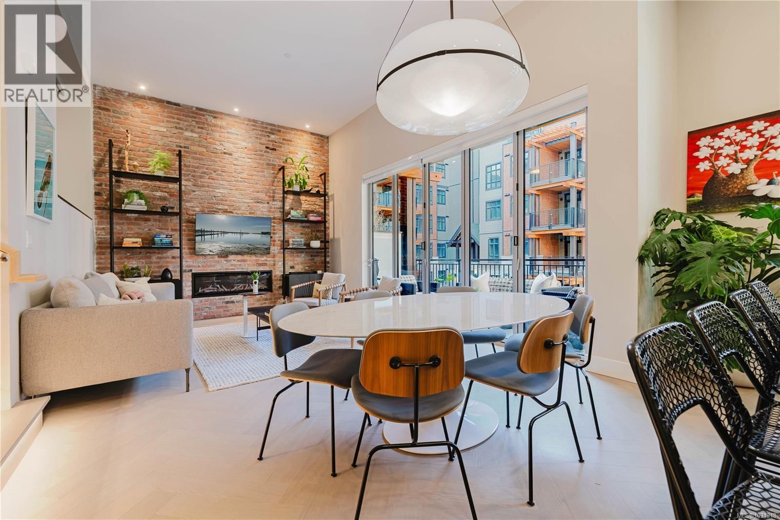 207 - 427 LAMPSON STREET Image 7