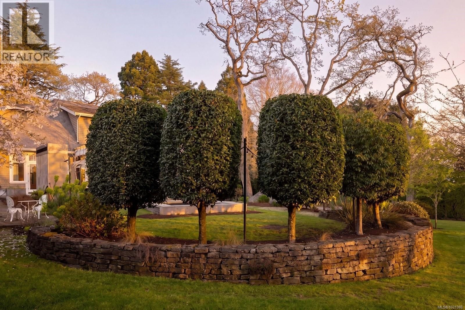 2545 LANSDOWNE ROAD Image 10