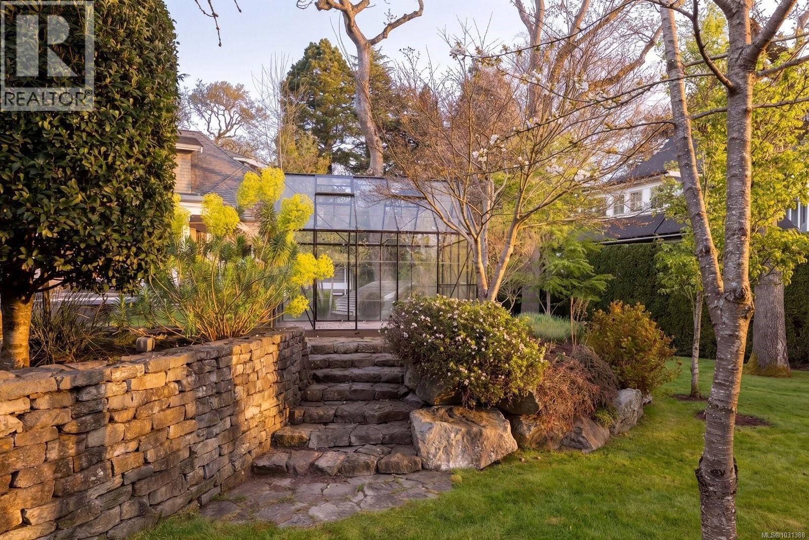 2545 LANSDOWNE ROAD Image 11