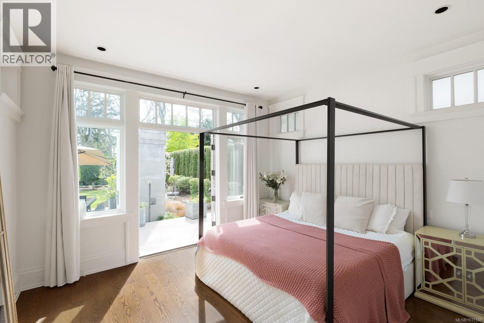 2545 LANSDOWNE ROAD Image 25