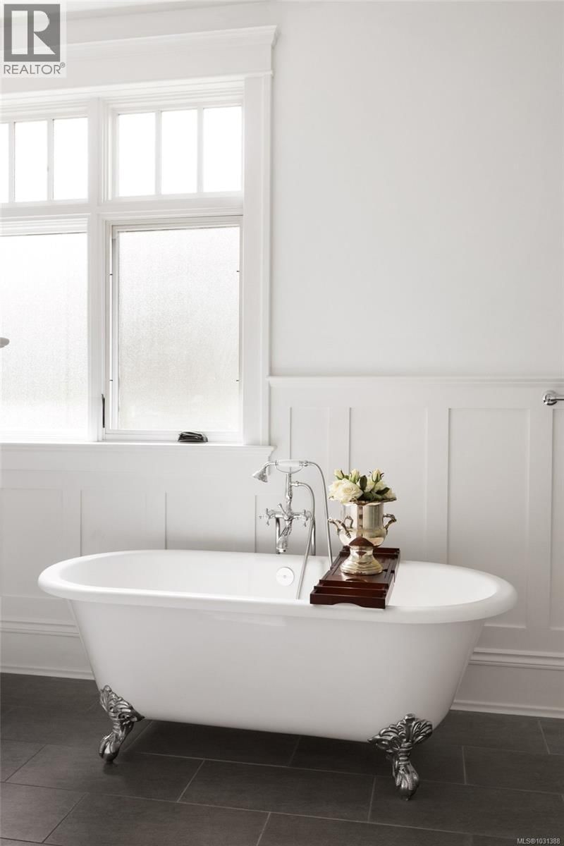 2545 LANSDOWNE ROAD Image 27