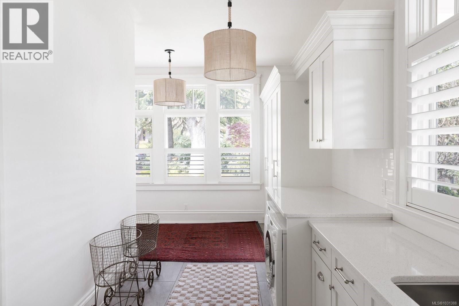 2545 LANSDOWNE ROAD Image 32