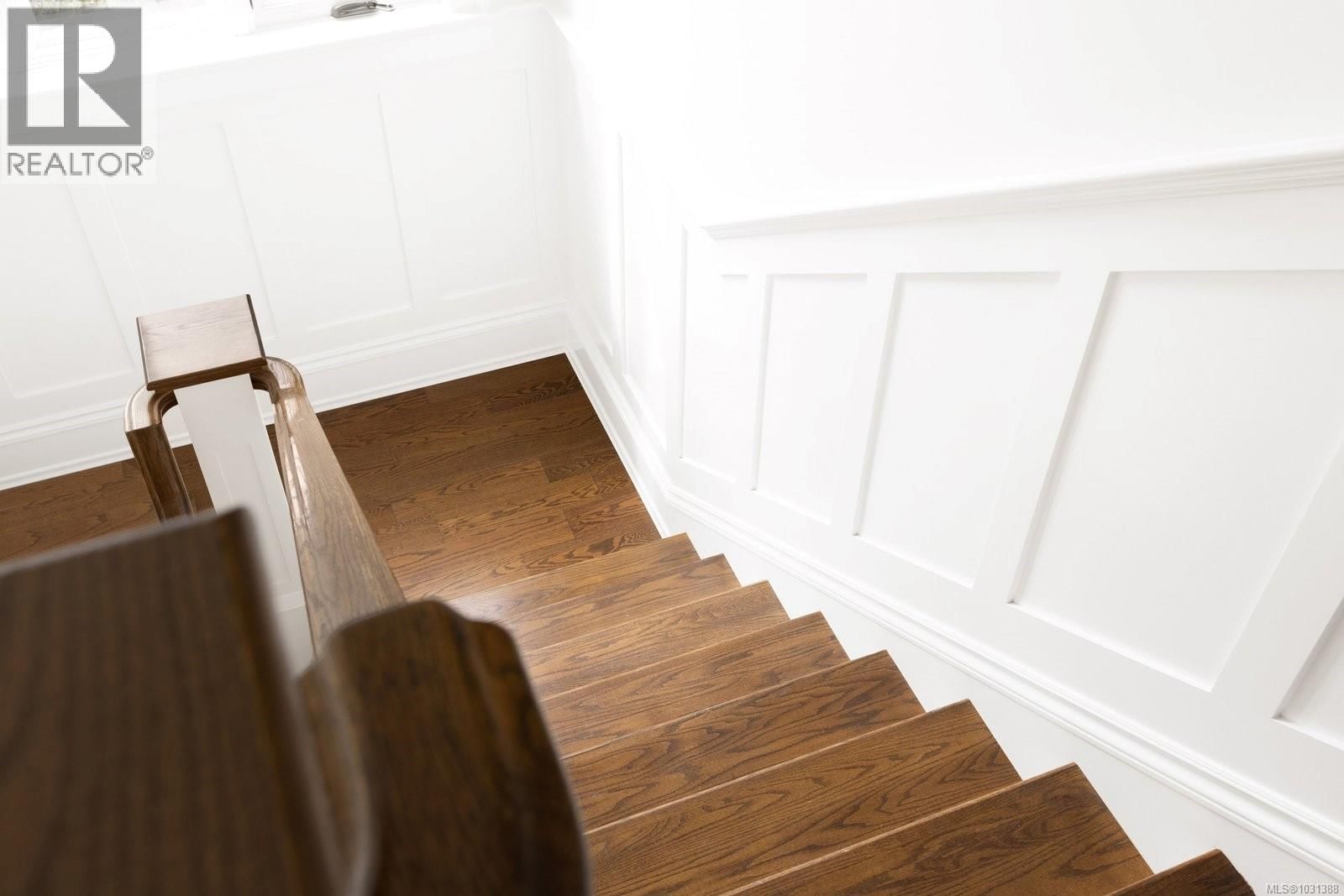 2545 LANSDOWNE ROAD Image 35