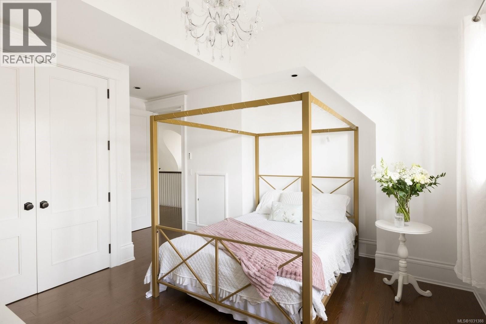 2545 LANSDOWNE ROAD Image 42