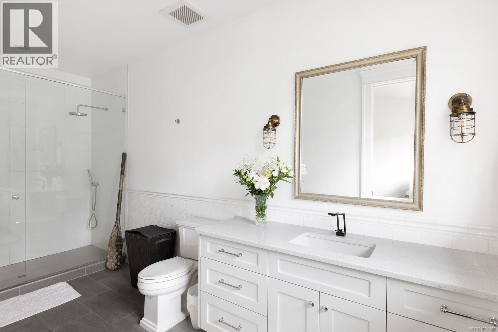 2545 LANSDOWNE ROAD Image 45