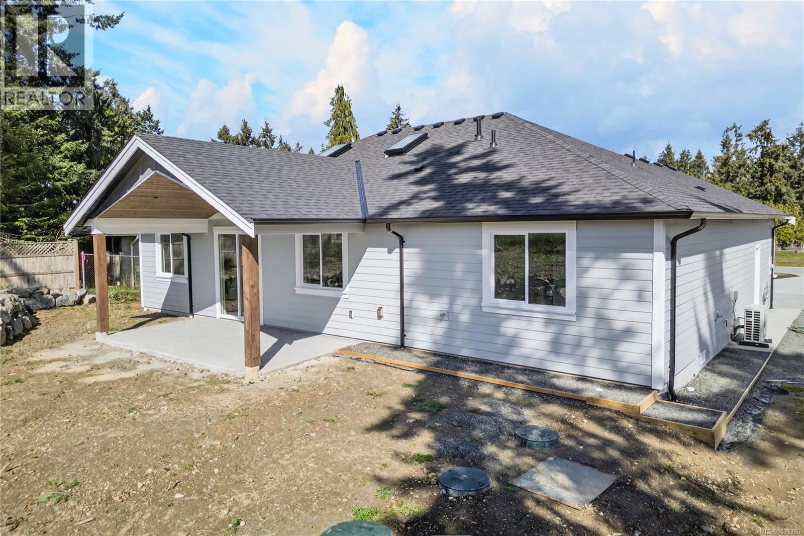 1948 Woobank Road property photo