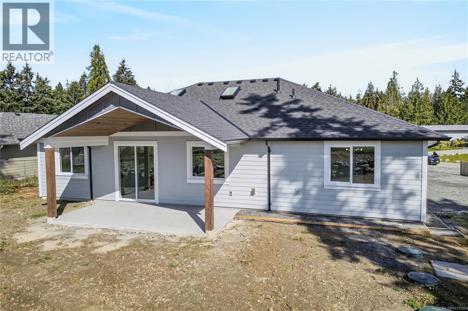 1948 Woobank Road property photo