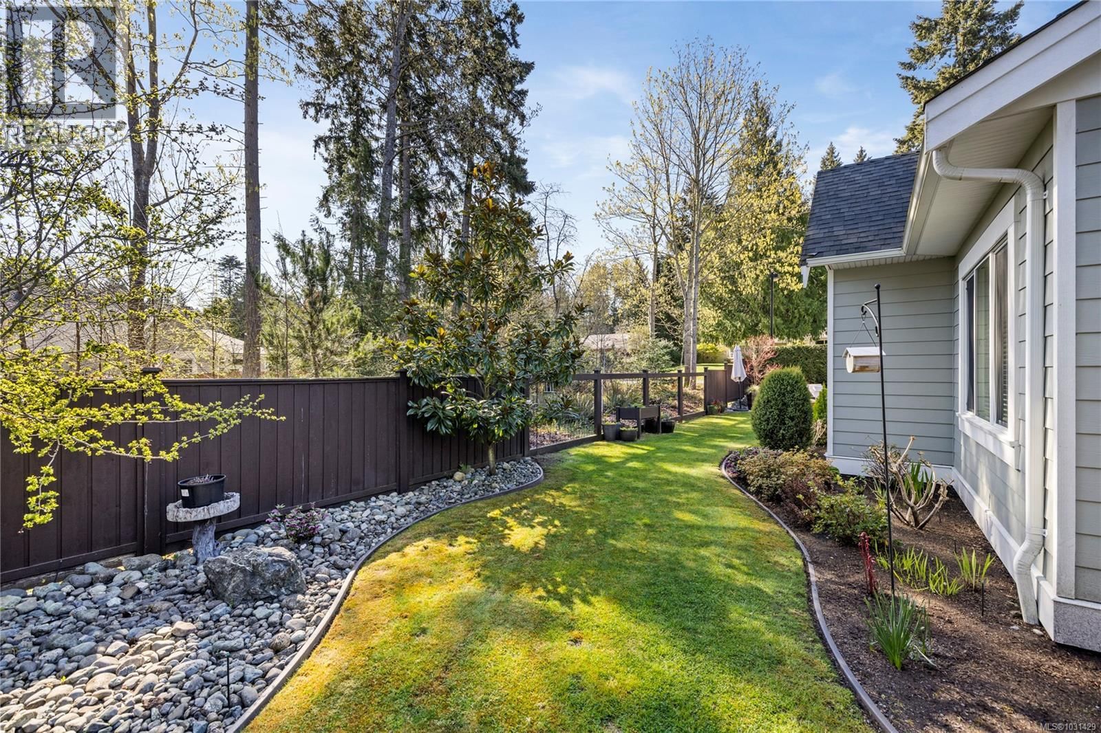 651 EAGLECREST DRIVE Image 13