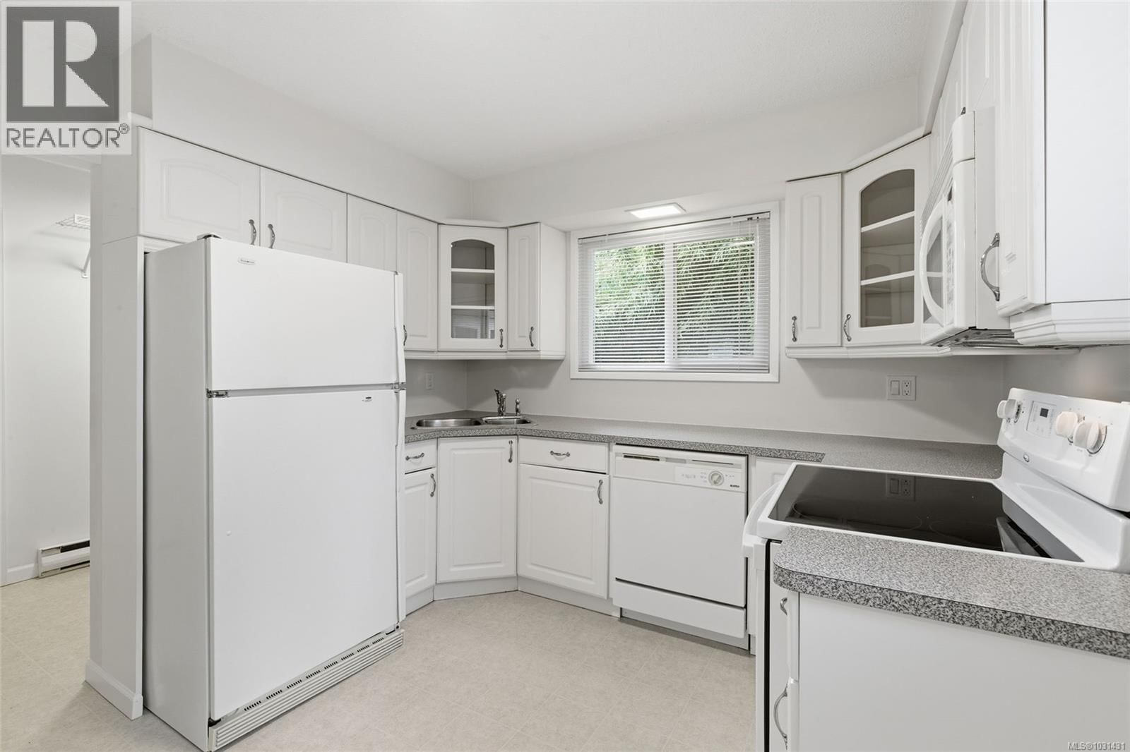 629 JONES STREET Image 17