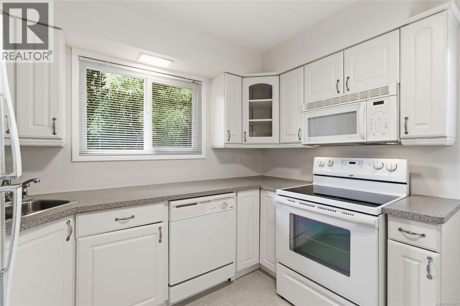 629 JONES STREET Image 18