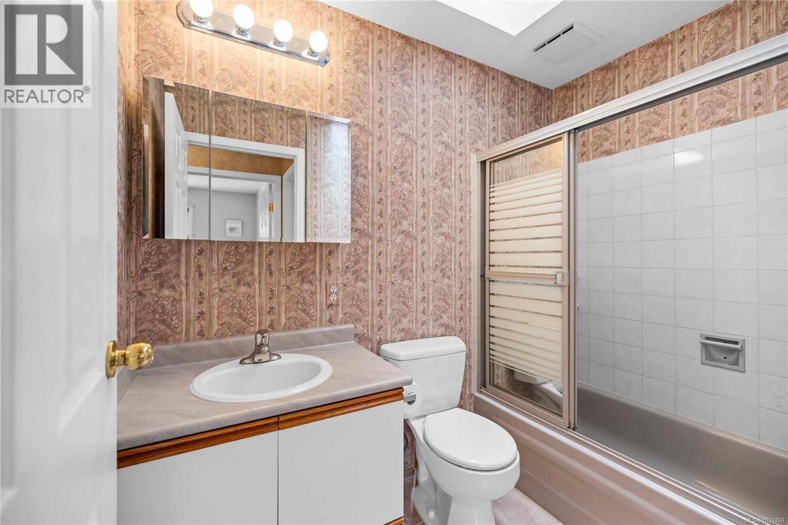 6298 WATERBURY ROAD Image 32