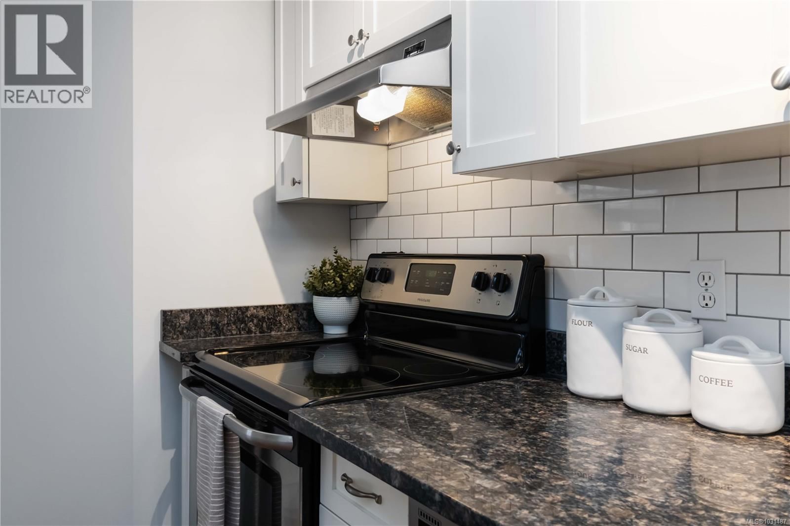 101 - 2710 GROSVENOR ROAD Image 8