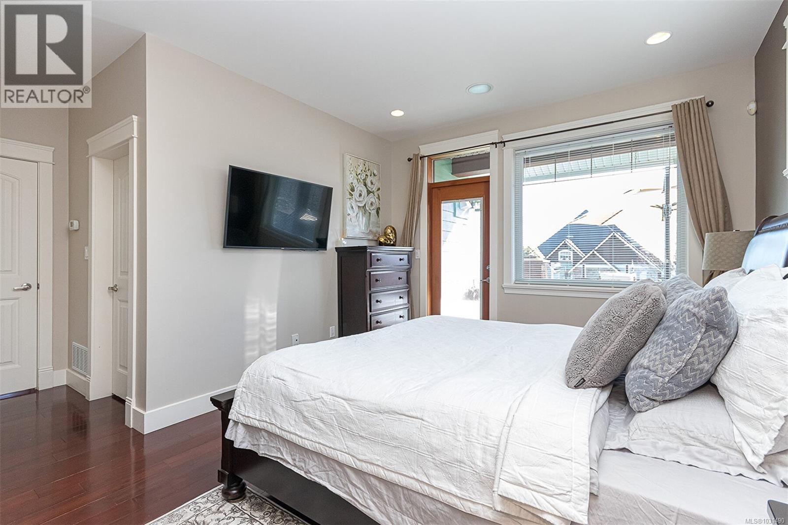 1143 NATURES GATE Image 19