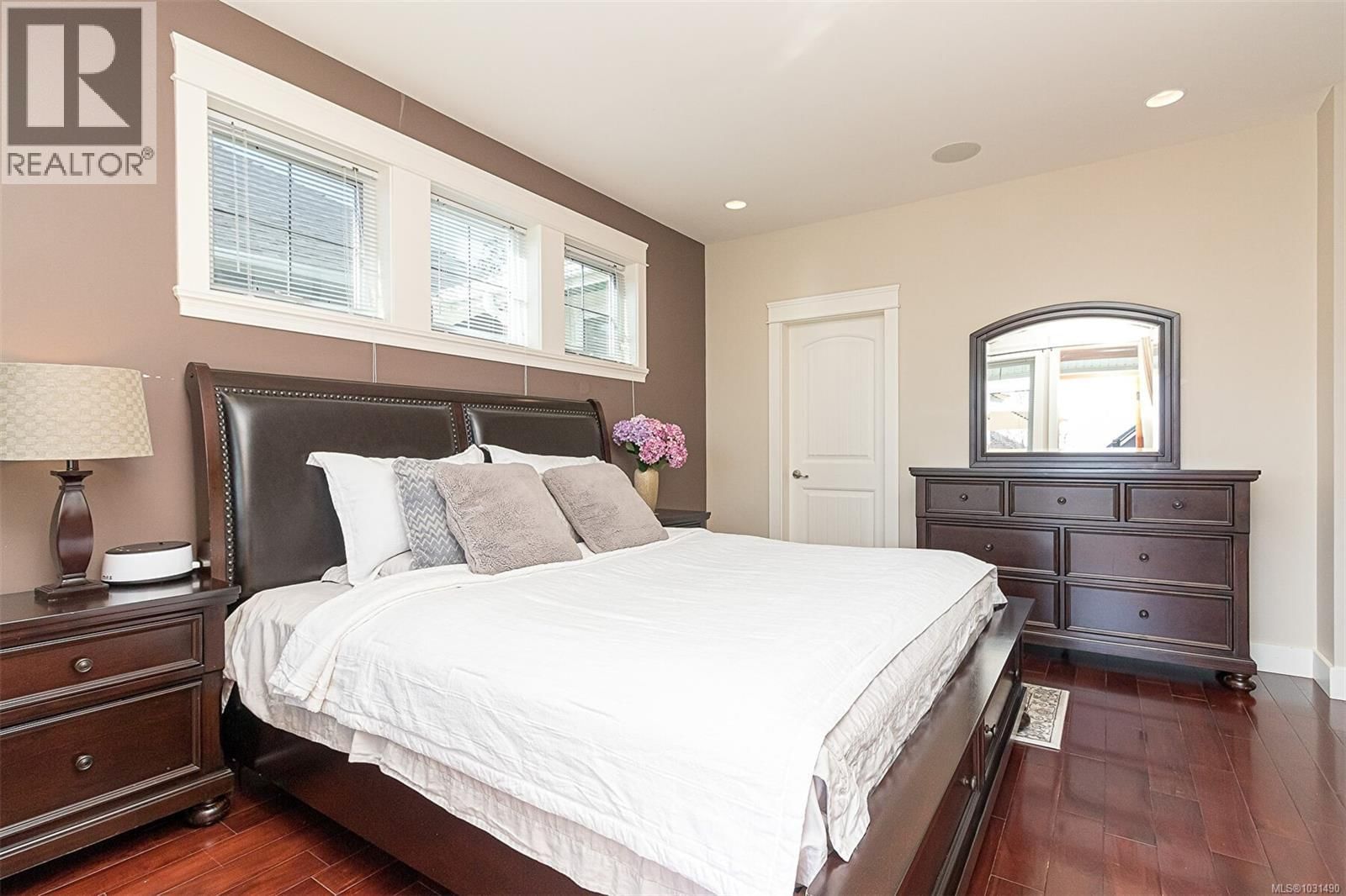 1143 NATURES GATE Image 20