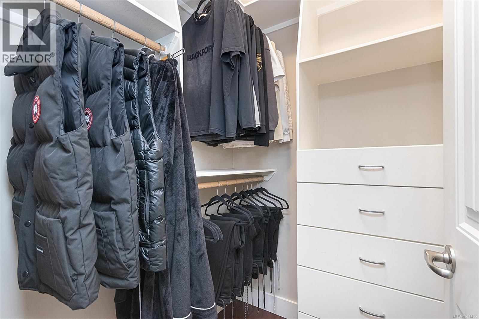 1143 NATURES GATE Image 22