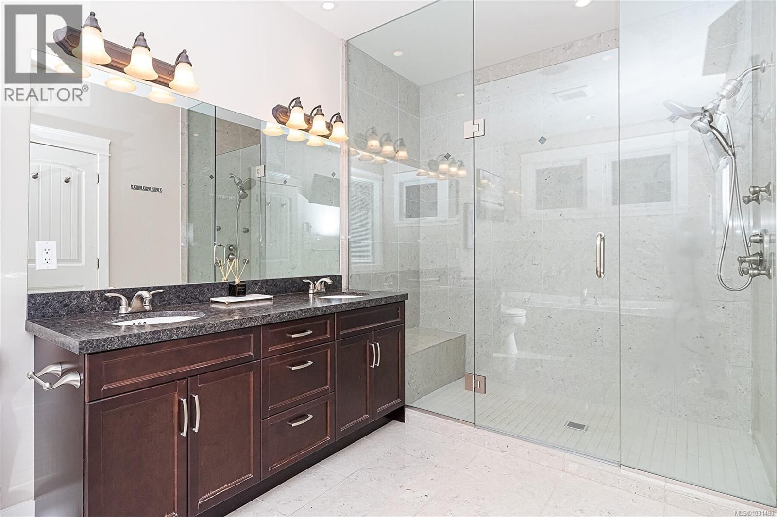 1143 NATURES GATE Image 24