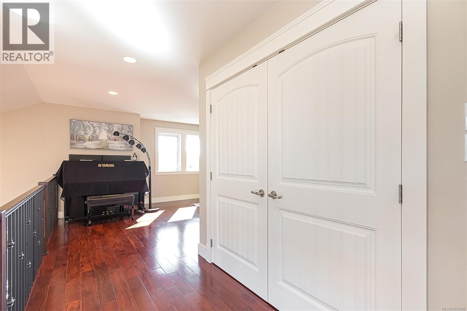 1143 NATURES GATE Image 33