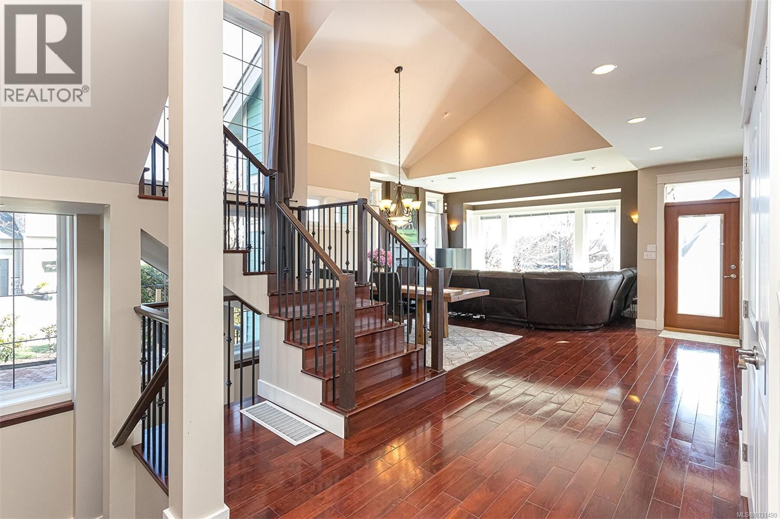 1143 NATURES GATE Image 4