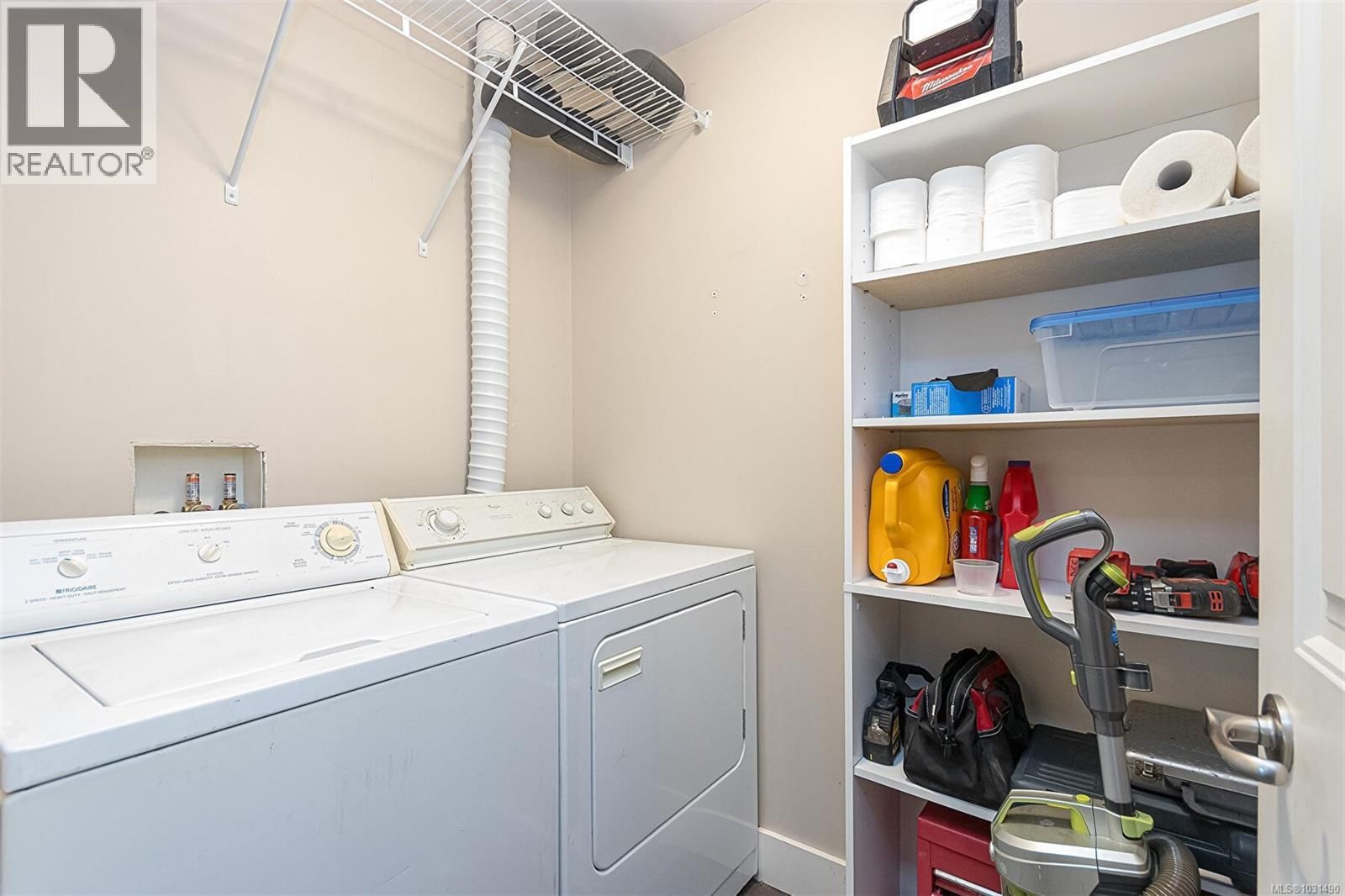 1143 NATURES GATE Image 49