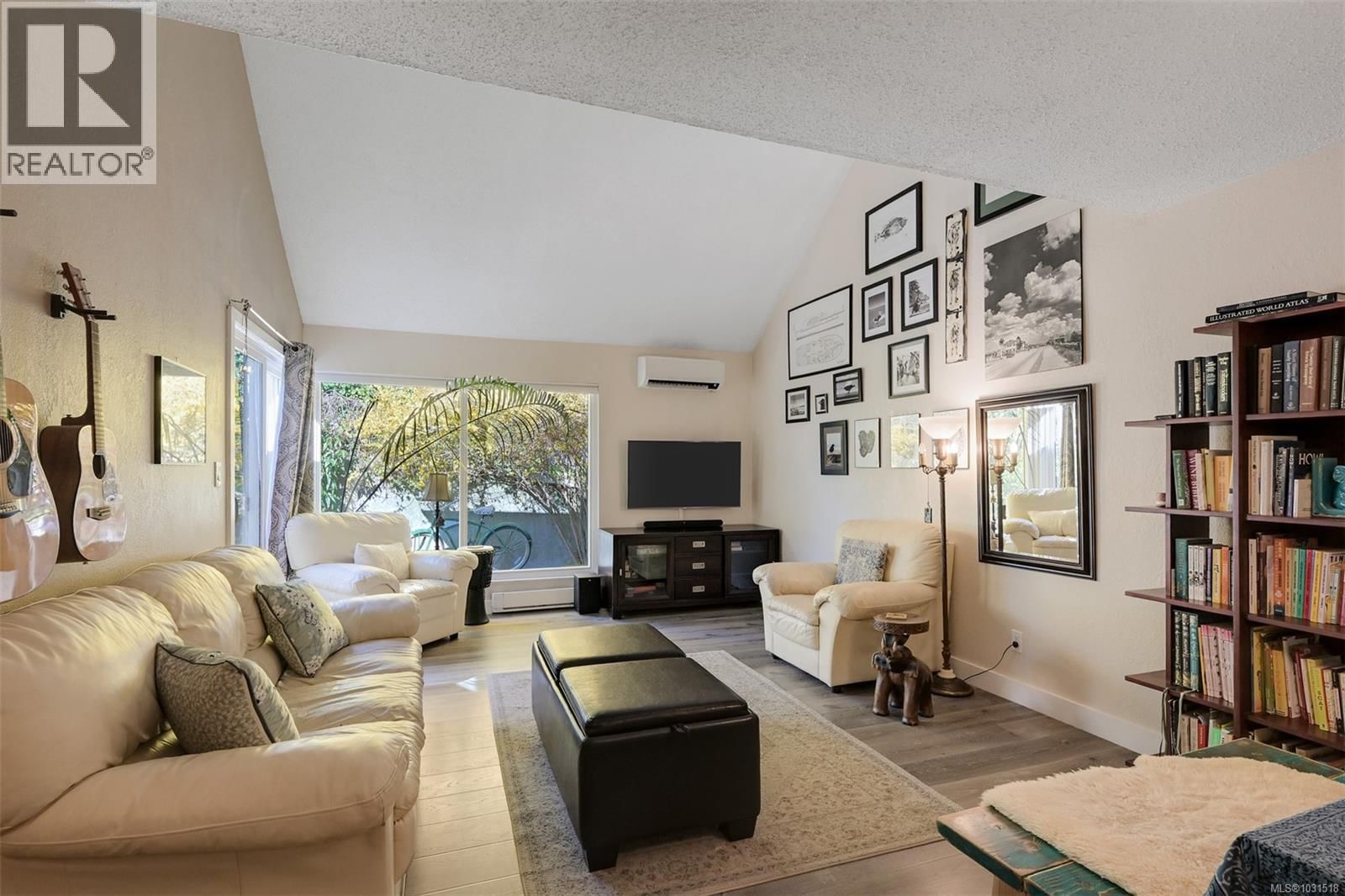 1294 DENMAN STREET Image 1