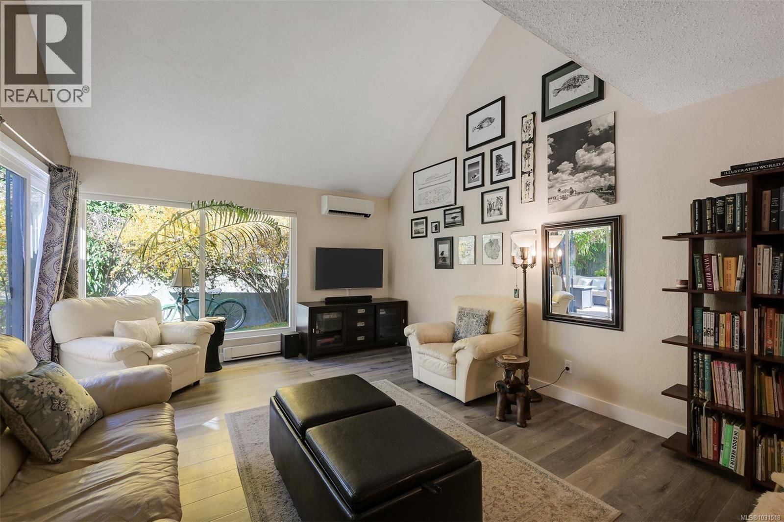 1294 DENMAN STREET Image 10