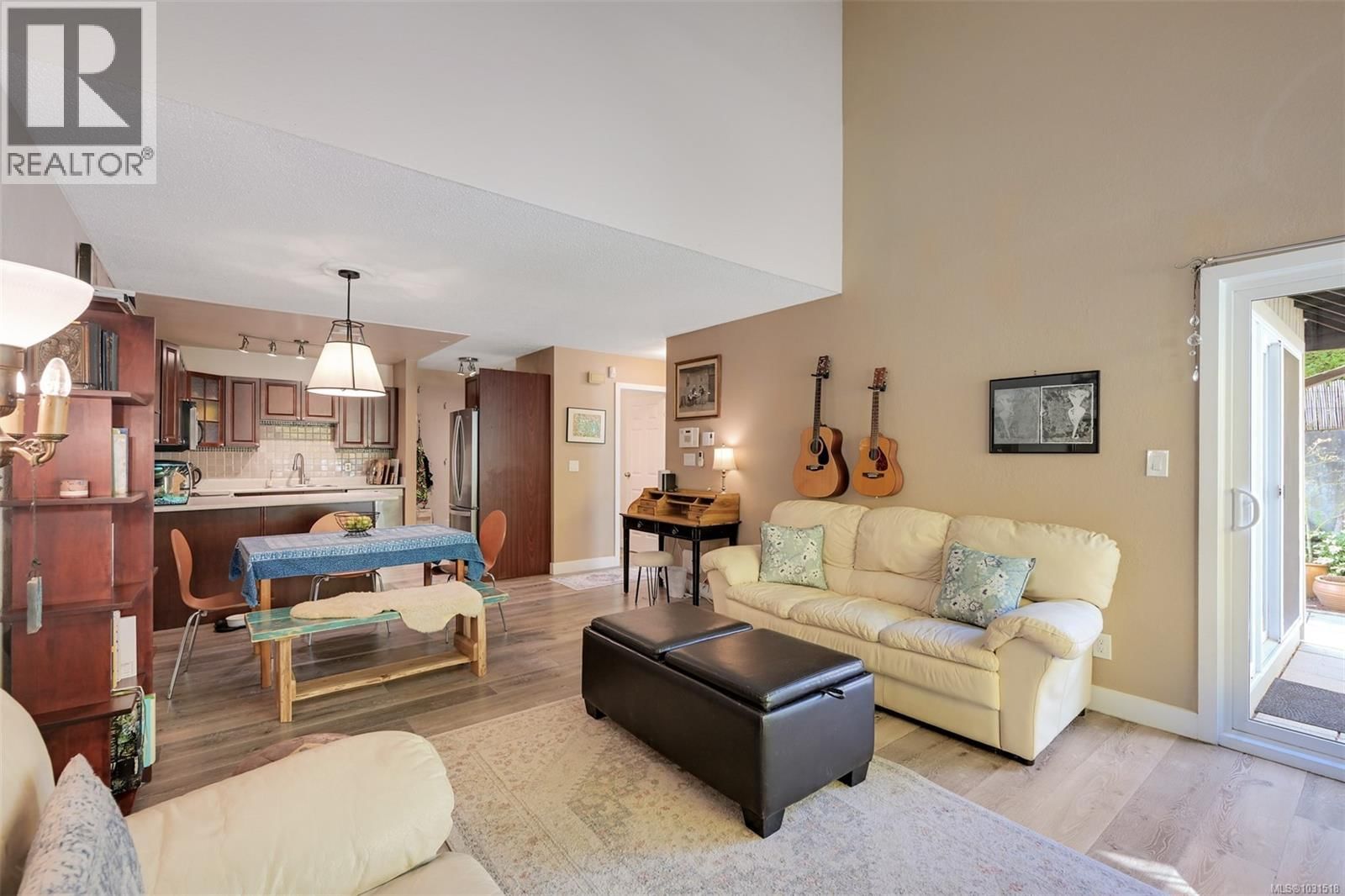 1294 DENMAN STREET Image 17