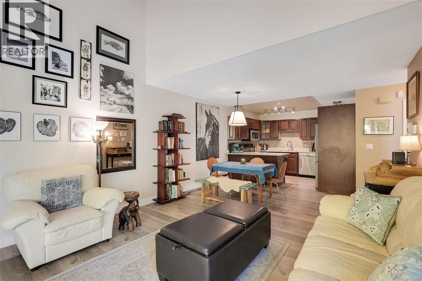 1294 DENMAN STREET Image 19