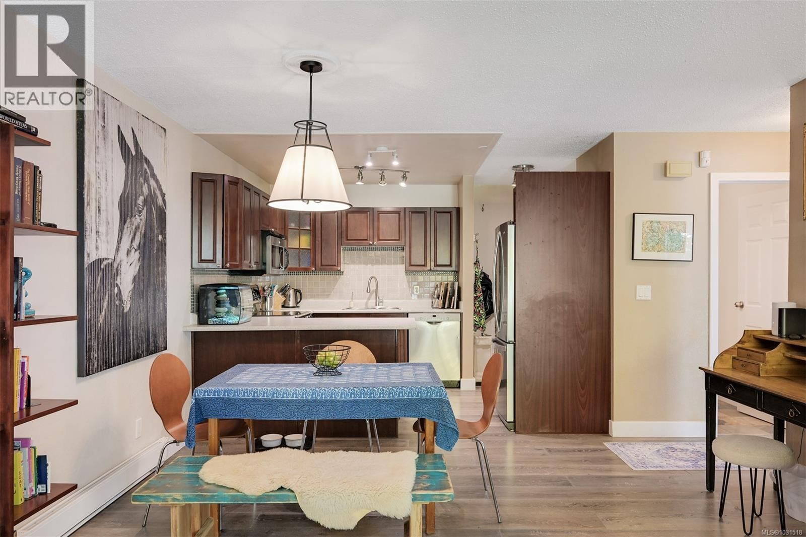 1294 DENMAN STREET Image 22