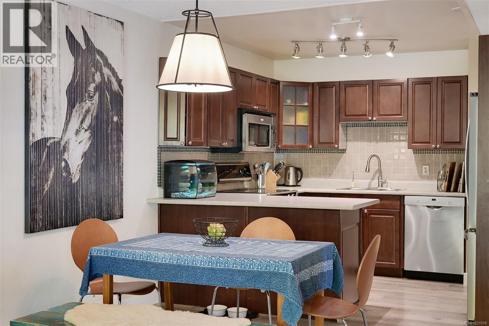 1294 DENMAN STREET Image 23