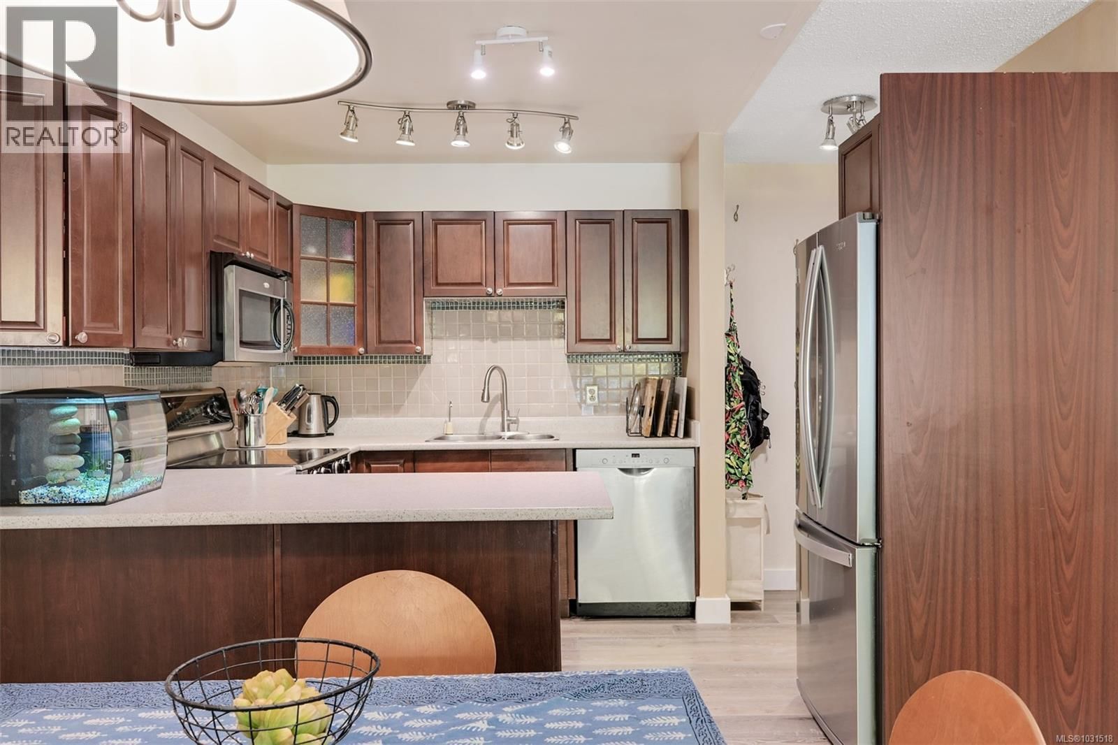 1294 DENMAN STREET Image 24