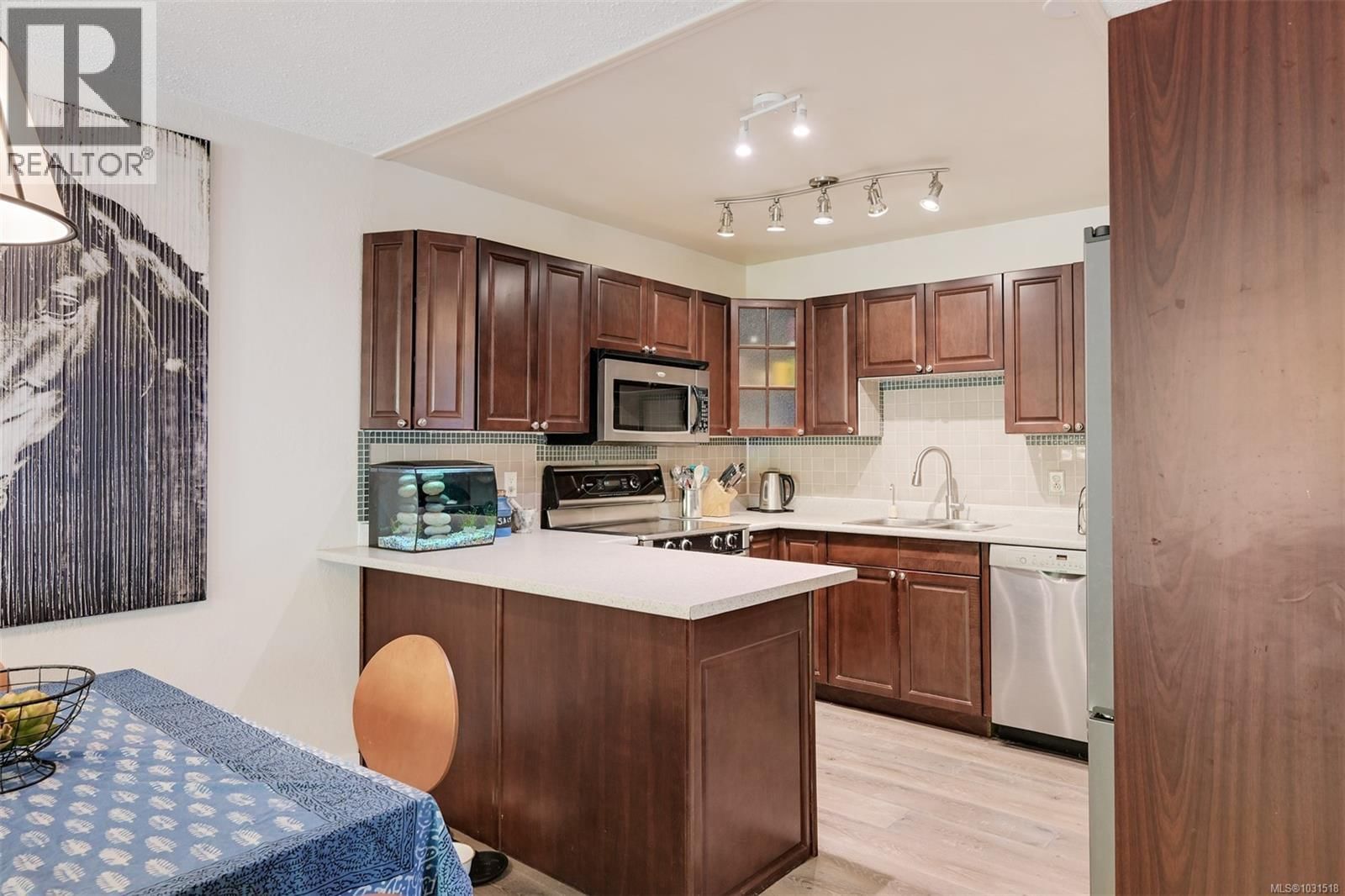 1294 DENMAN STREET Image 25