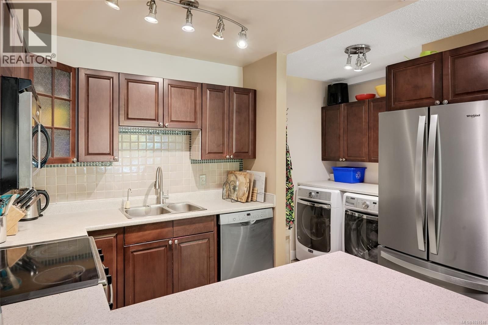 1294 DENMAN STREET Image 27