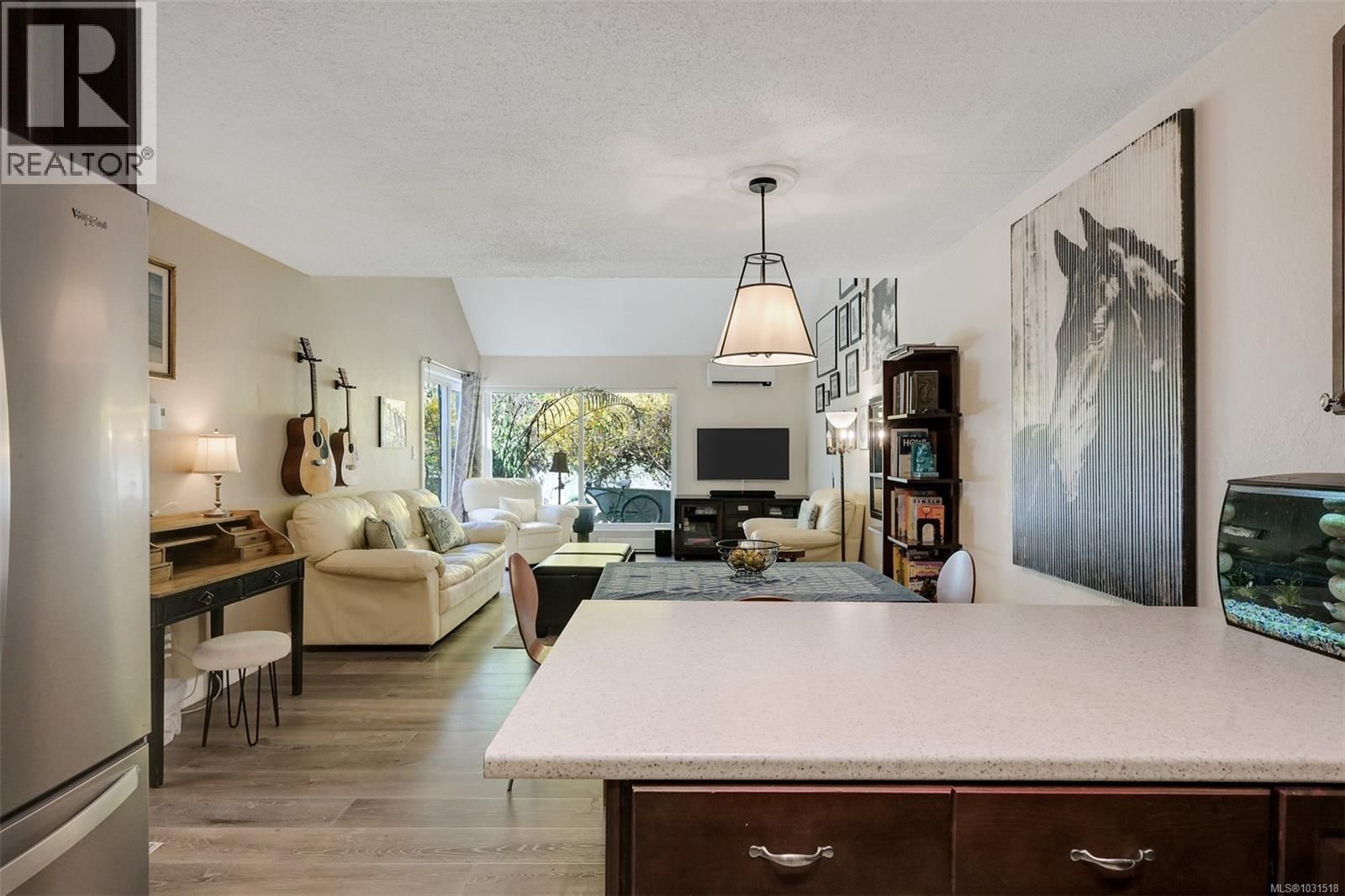 1294 DENMAN STREET Image 29