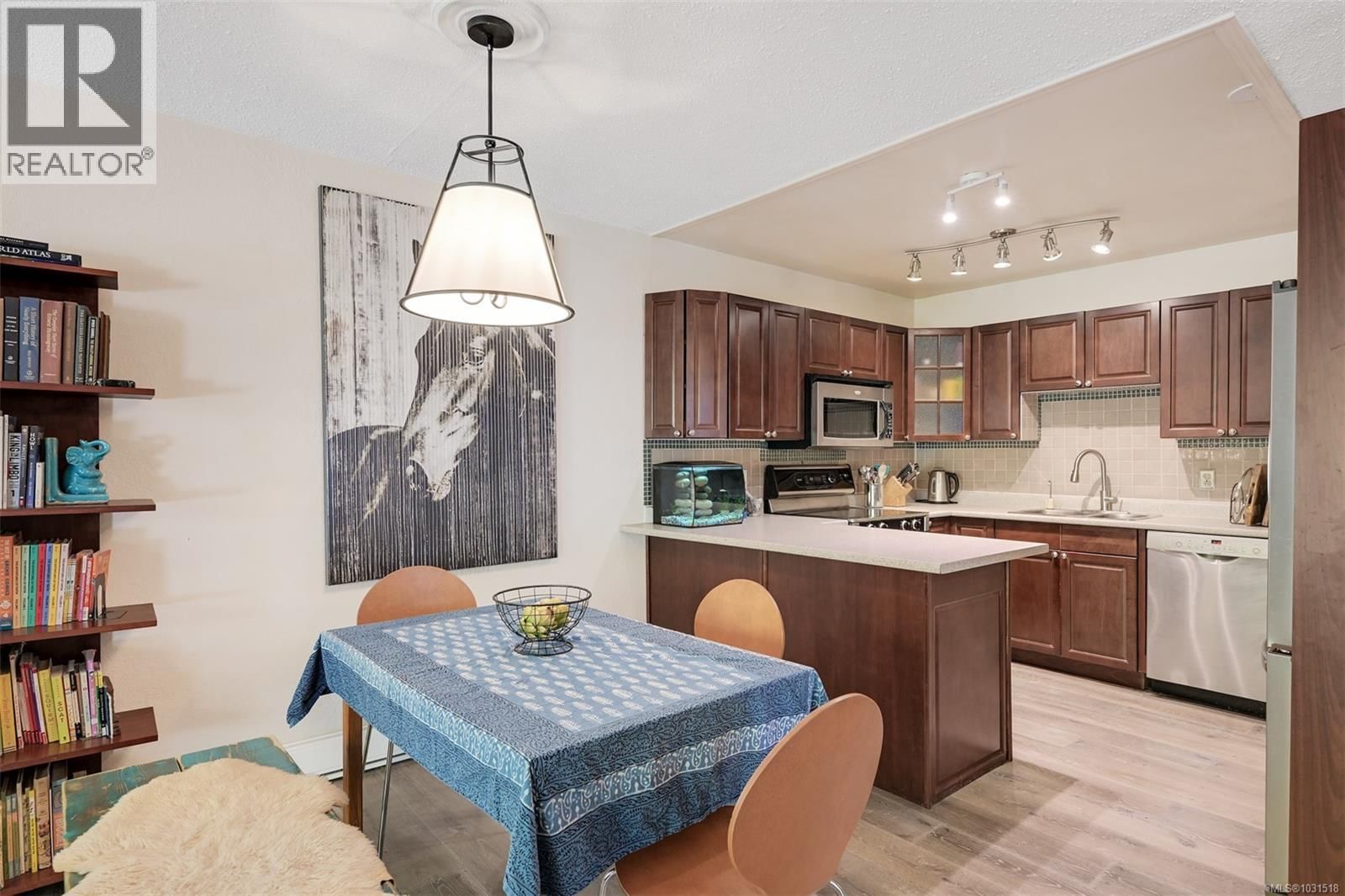 1294 DENMAN STREET Image 3