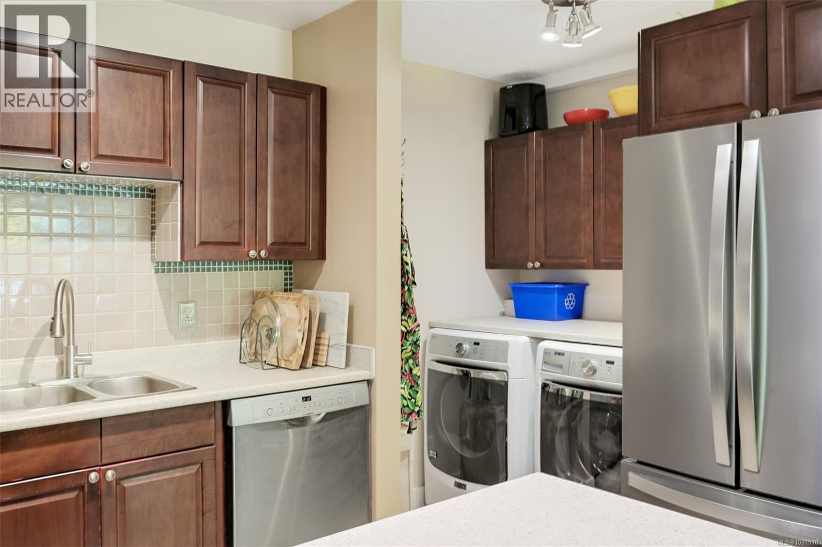 1294 DENMAN STREET Image 30