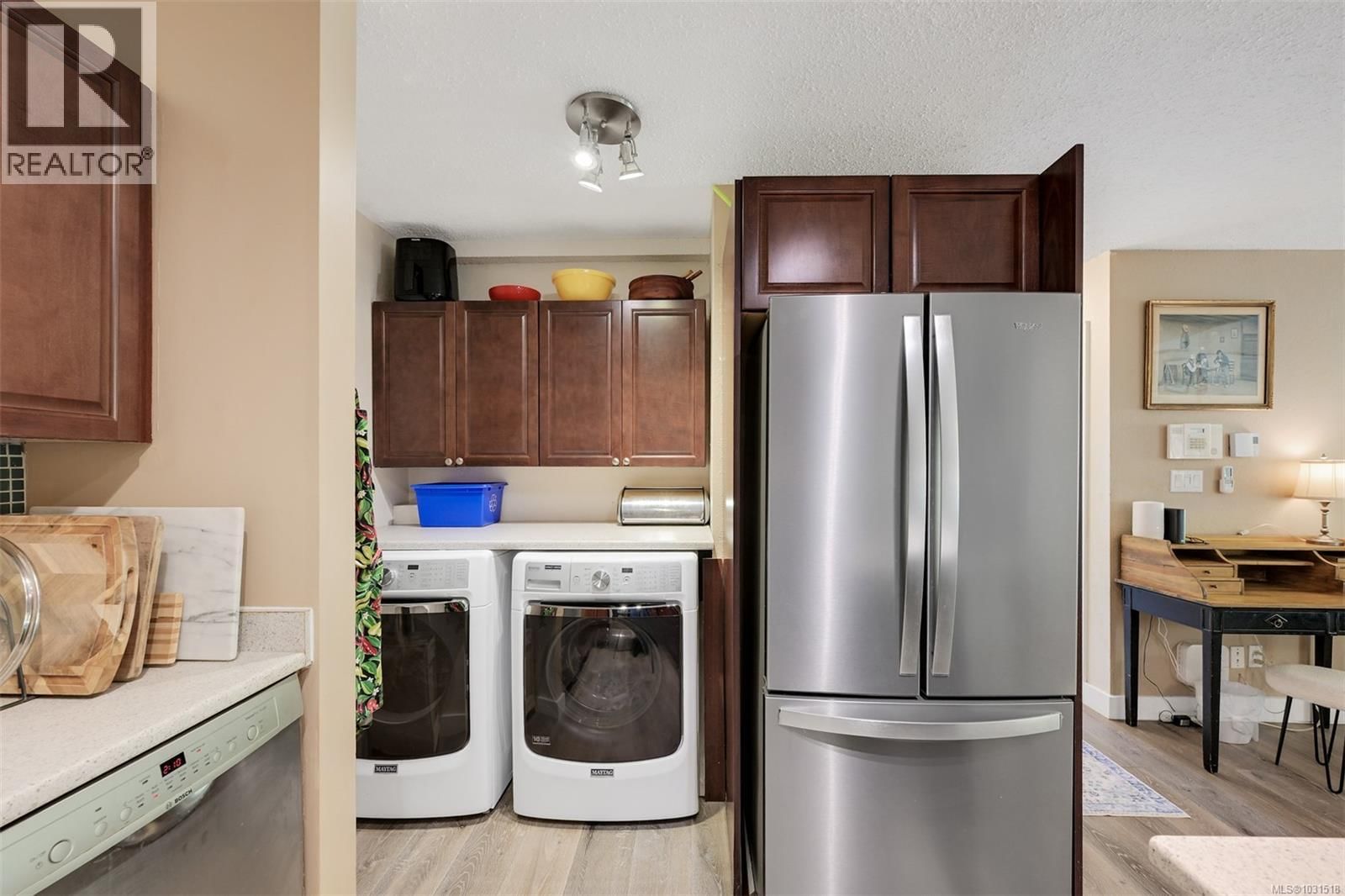 1294 DENMAN STREET Image 31