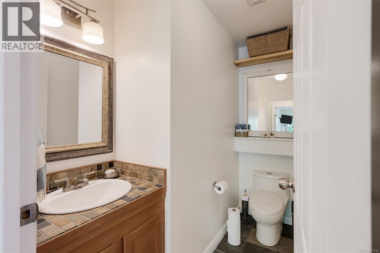 1294 DENMAN STREET Image 35