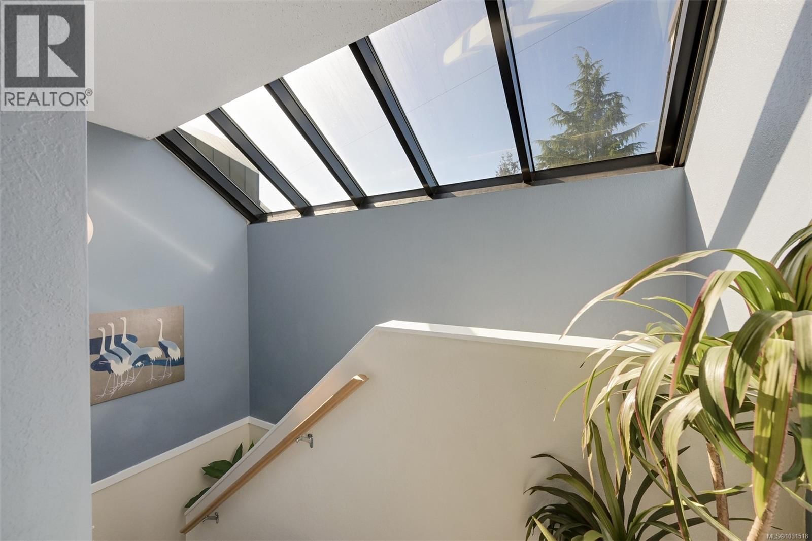 1294 DENMAN STREET Image 38