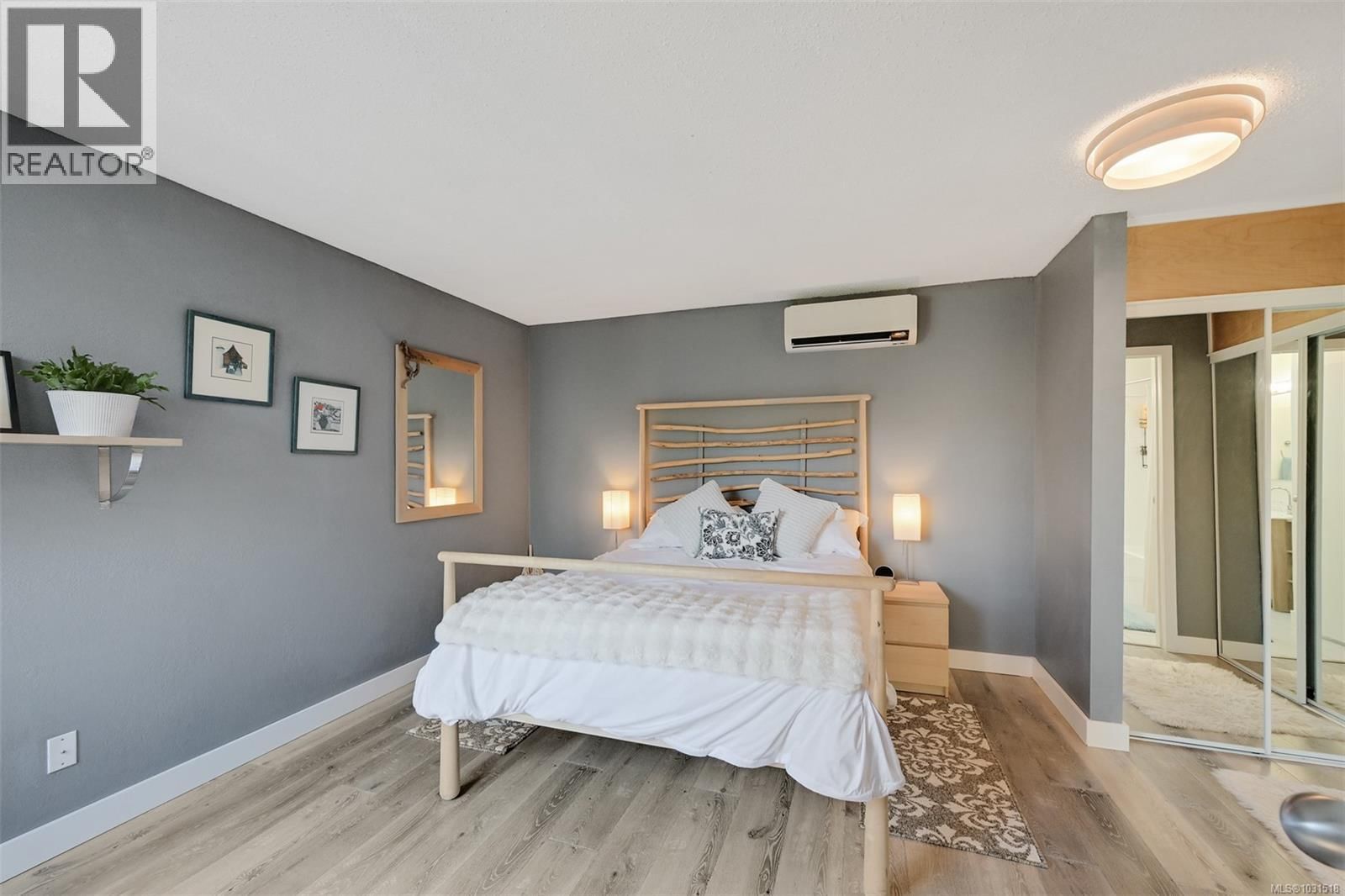 1294 DENMAN STREET Image 39