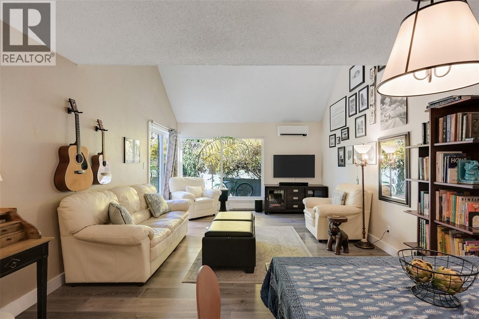 1294 DENMAN STREET Image 8