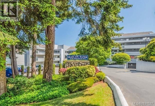 418 2562 Departure Bay Road property photo