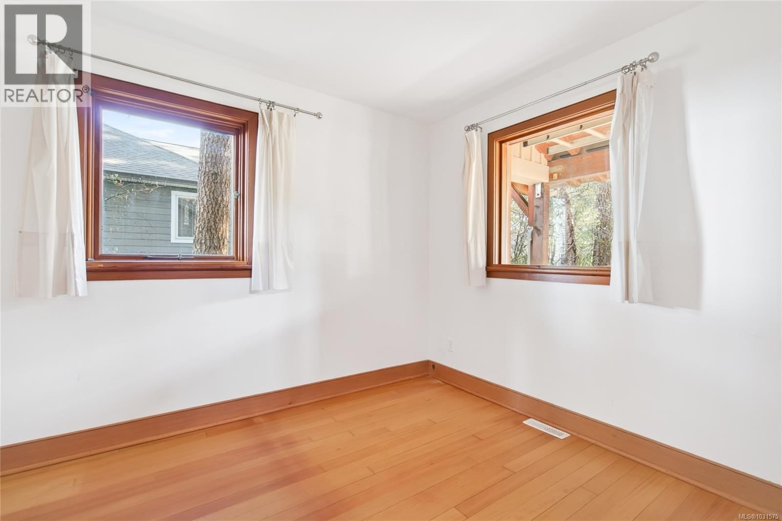 4394 LANGTON ROAD Image 26