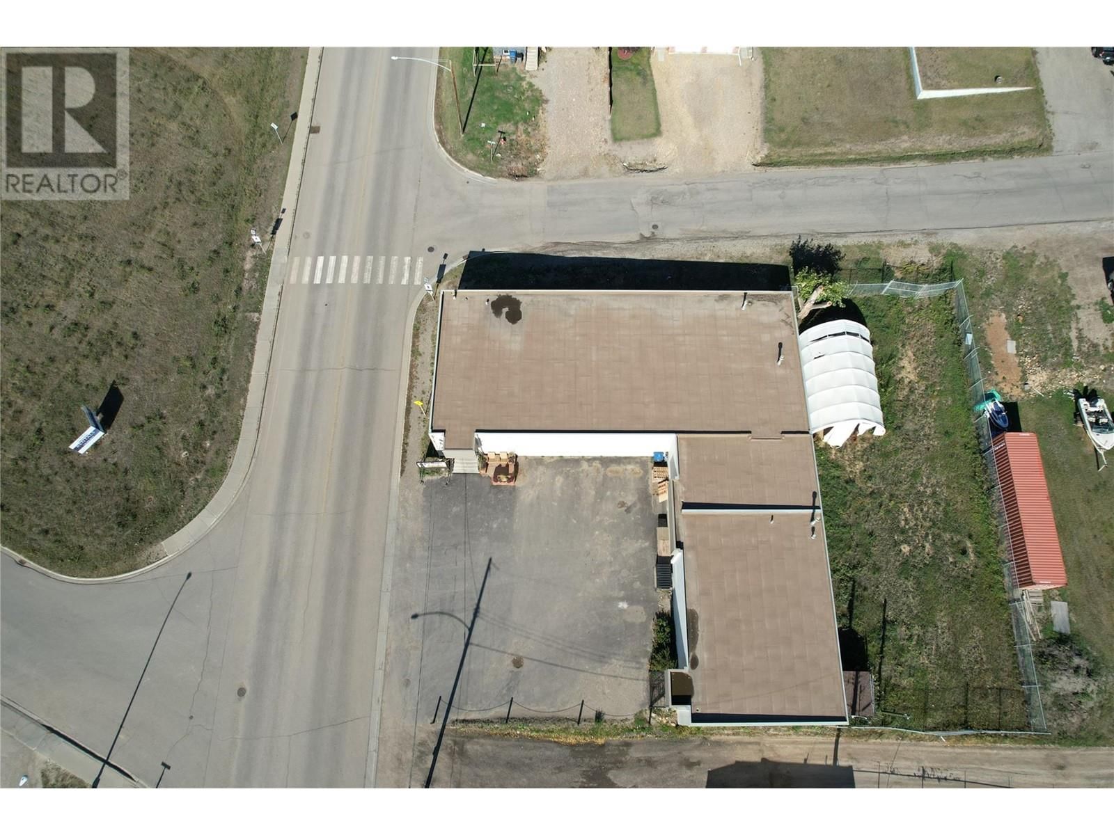 721 100A AVENUE Image 3