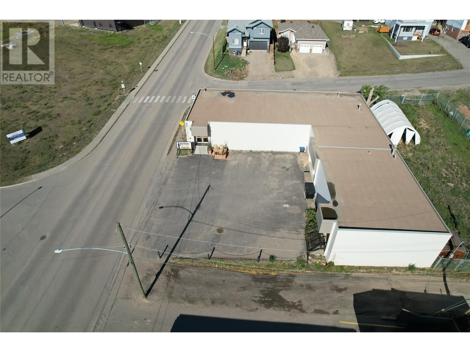 721 100A AVENUE Image 4